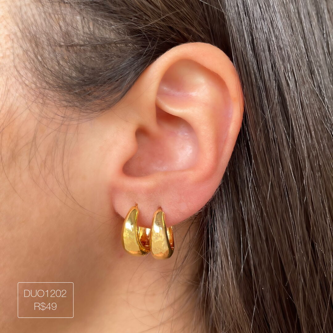 Duo Argola Triangular Lisa Dourada